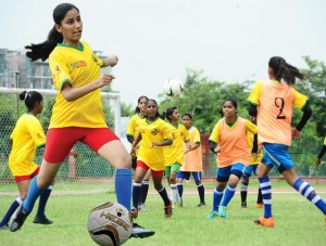 STAIRS-School-Football-League-2015-Girls-Matches-at-Grassroots-camps-640x486